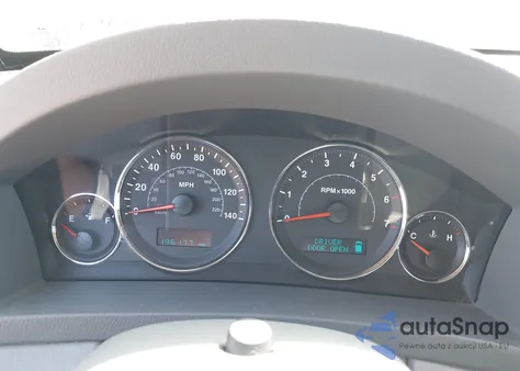 2007 Jeep Grand Cherokee Laredo z USA, uszkodzony, nr VIN 1J8HS48N27C607989